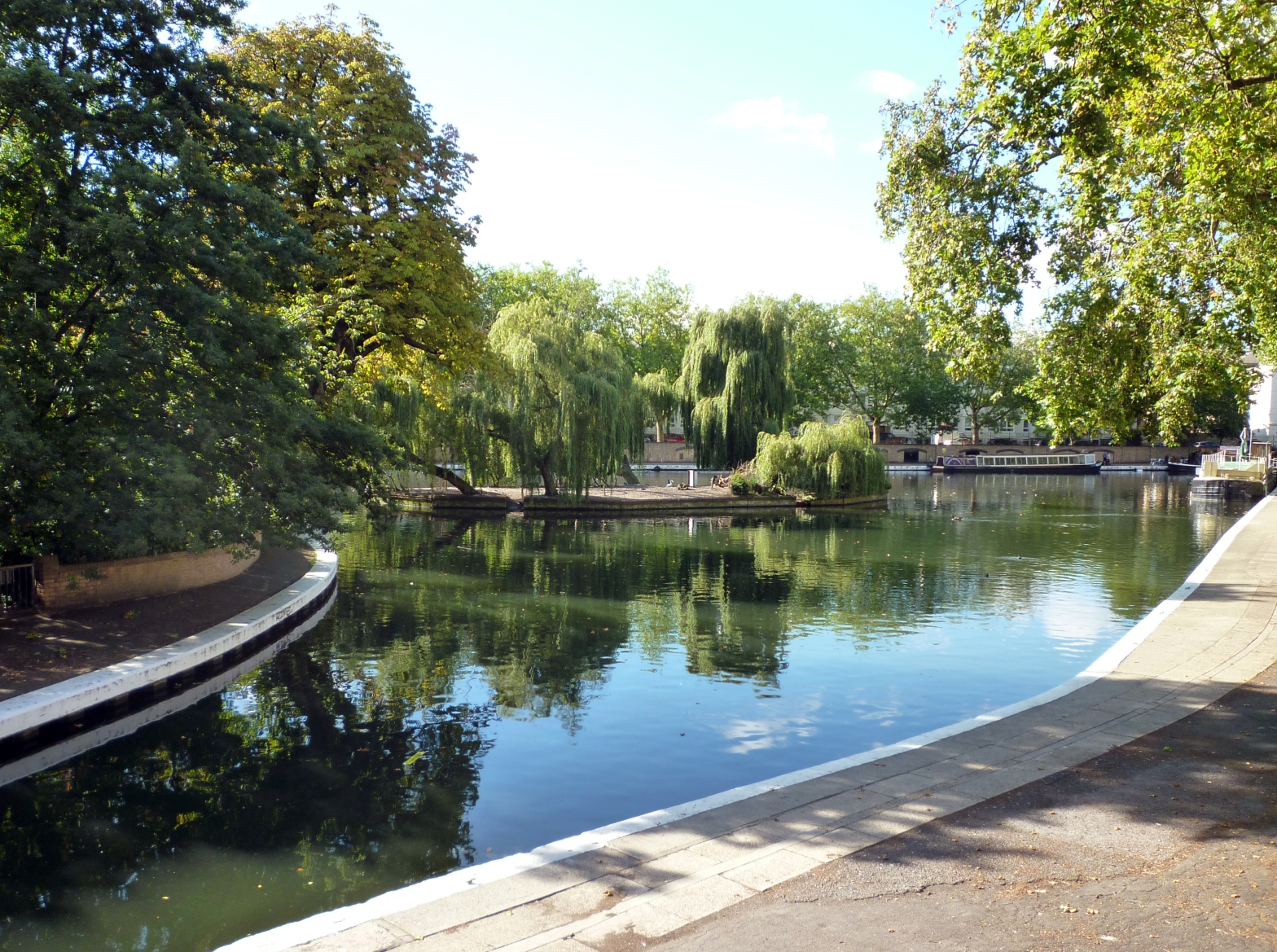 Little Venice, passed on the first leg of the Chiltern Railway Walk, between Marylebone and Wembley Stadium